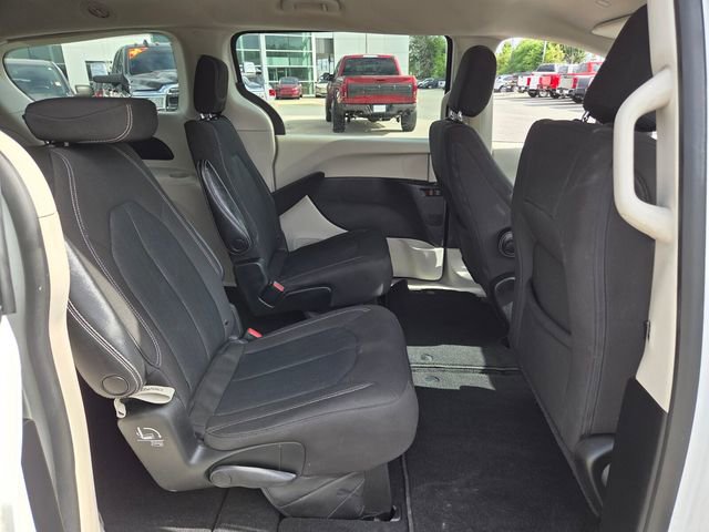 Used 2023 Chrysler Voyager LX FWD image 16