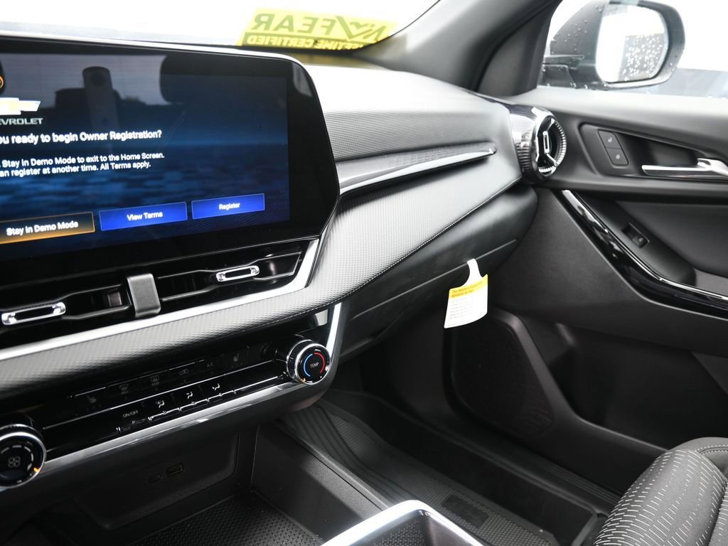 New 2026 Chevrolet Equinox LT w/ LPO, Floor Liner Package image 18