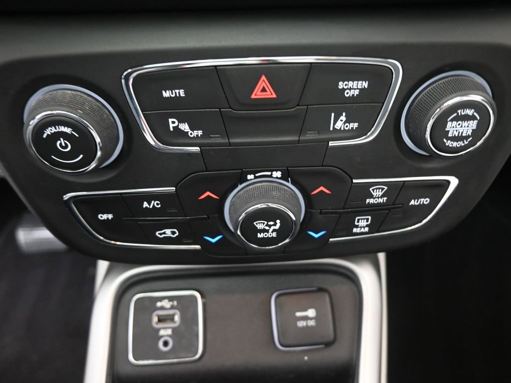 Used 2020 Jeep Compass Latitude image 4