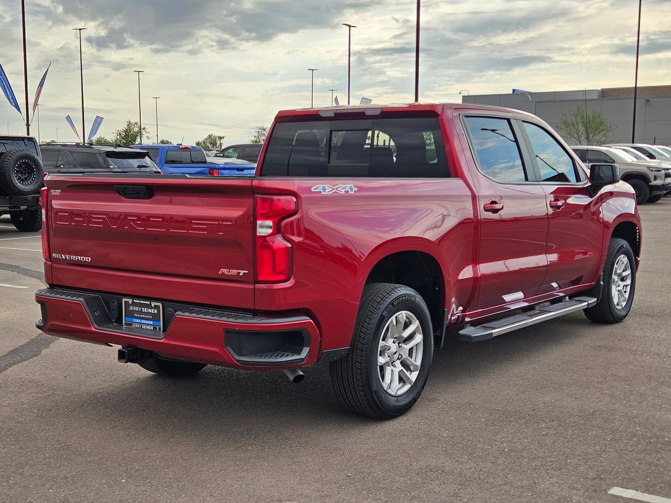 Used 2025 Chevrolet Silverado 1500 RST w/ Convenience Package II AWD/4WD image 5