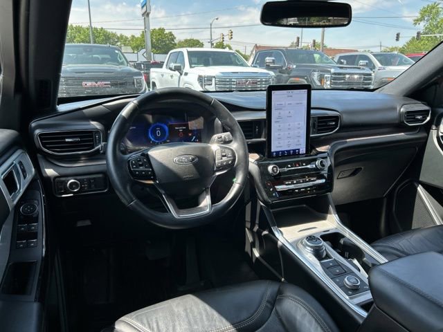 Used 2023 Ford Explorer Platinum w/ Technology Package AWD/4WD image 29