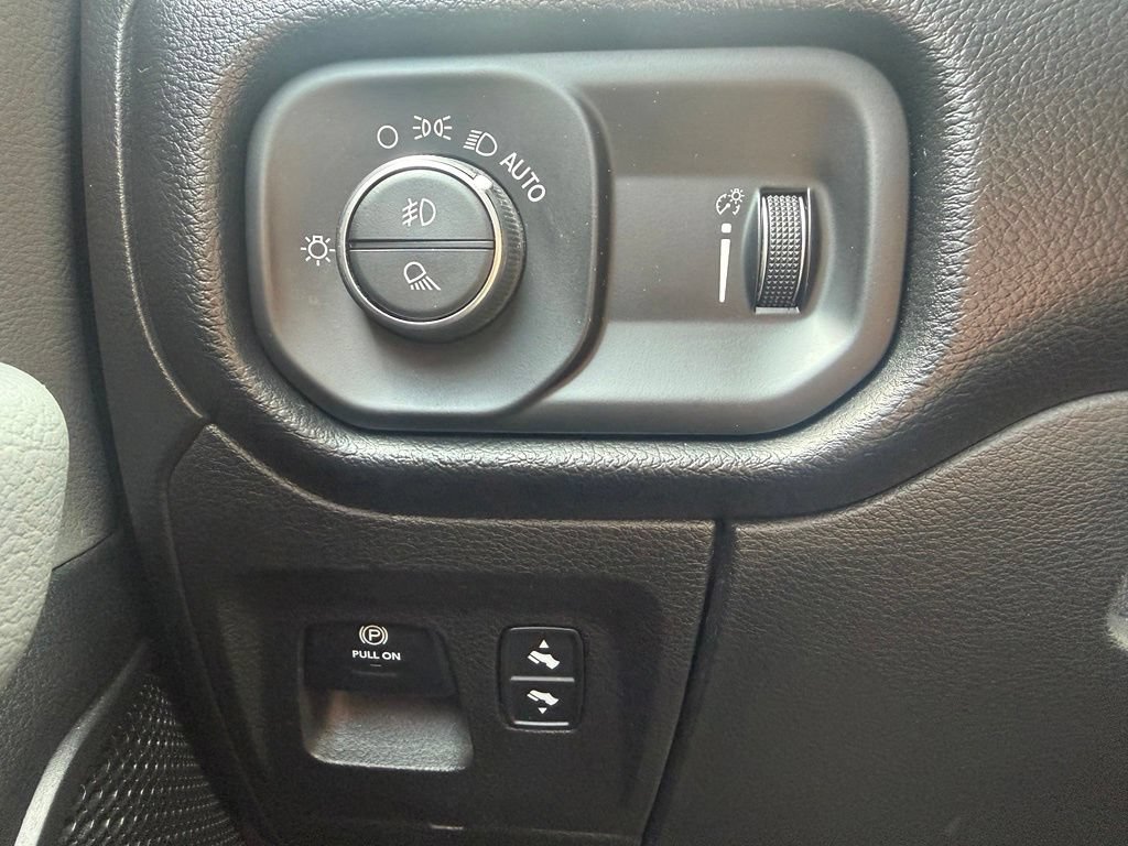 Used 2020 RAM 1500 Big Horn AWD/4WD image 26