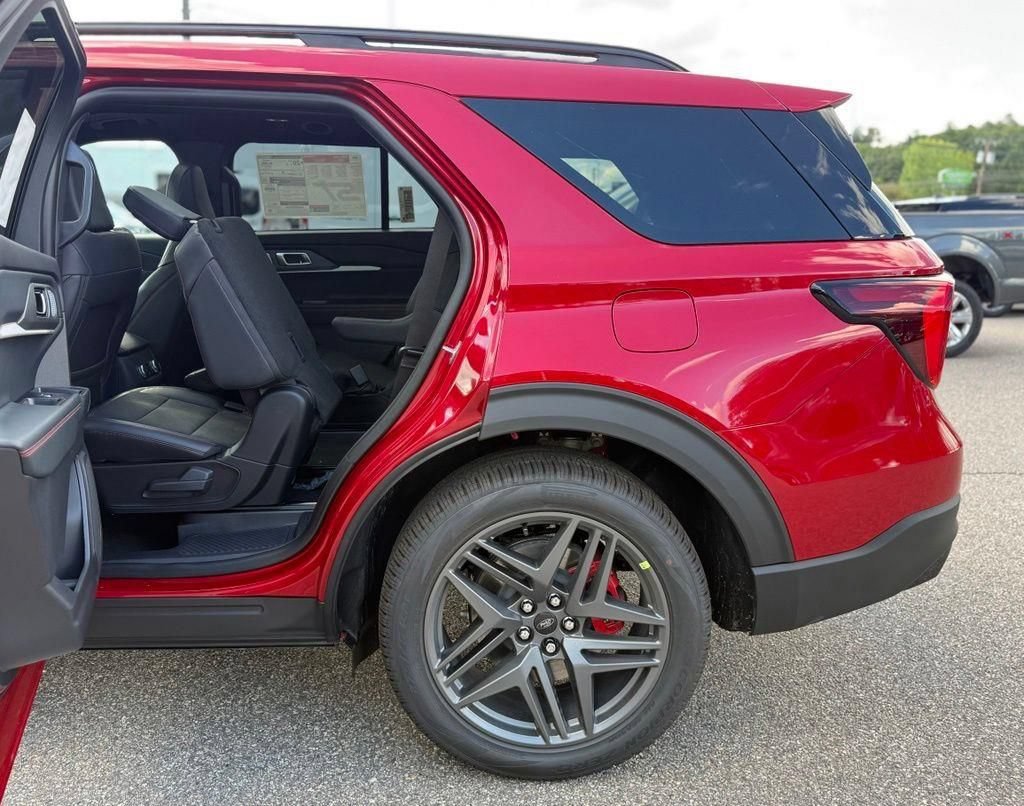 New 2026 Ford Explorer ST w/ Sun And Sound Package AWD/4WD image 32