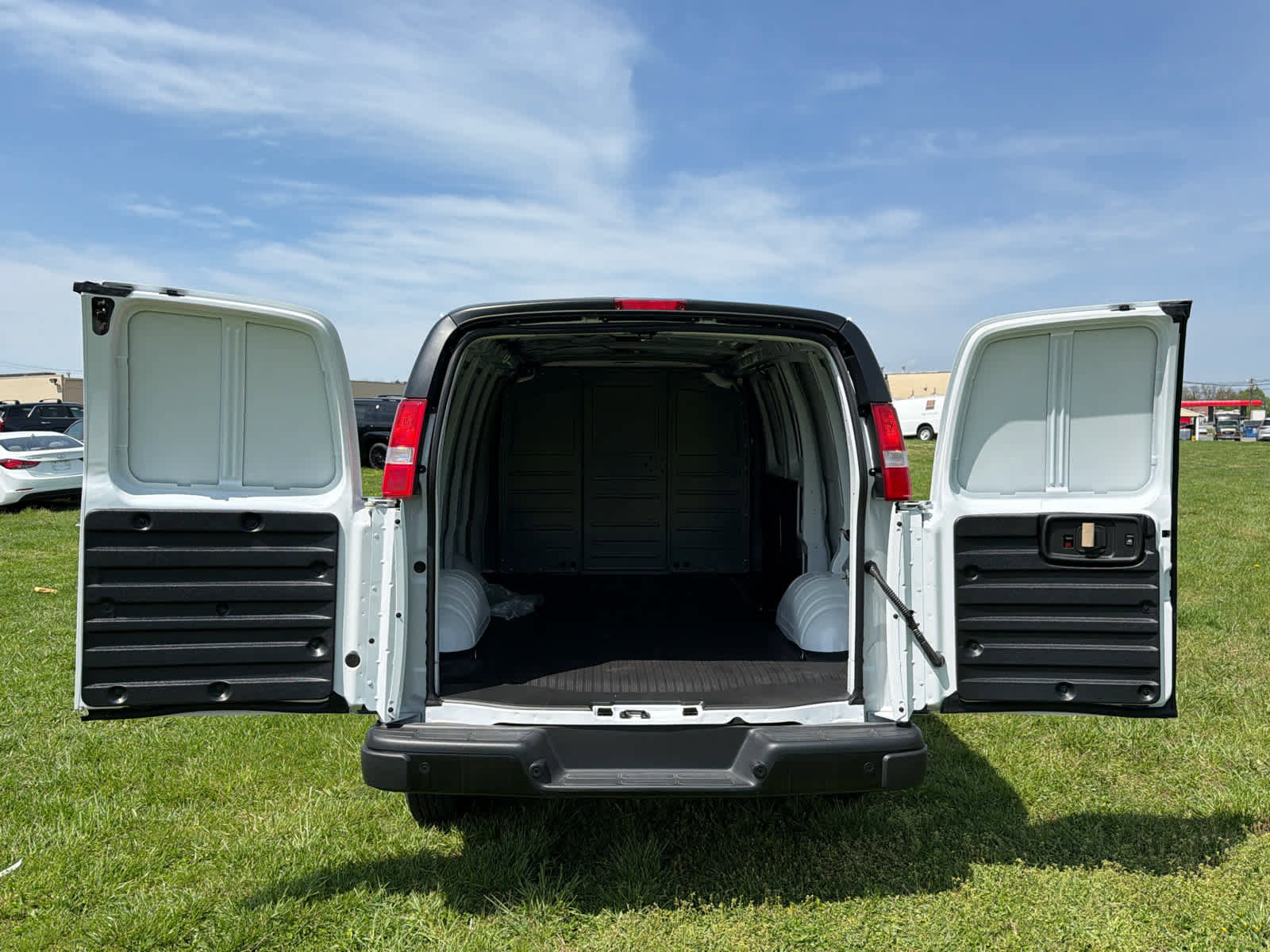 New 2025 GMC Savana 2500 w/ Driver Convenience Package RWD image 8