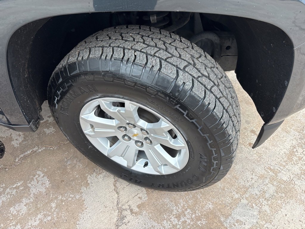 Used 2017 Chevrolet Colorado LT w/ LT Convenience Package image 12