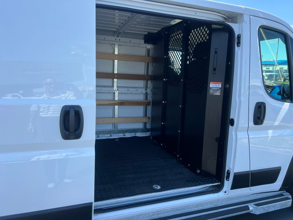 Used 2025 RAM ProMaster 2500 w/ U-Haul Equipment Group FWD image 39