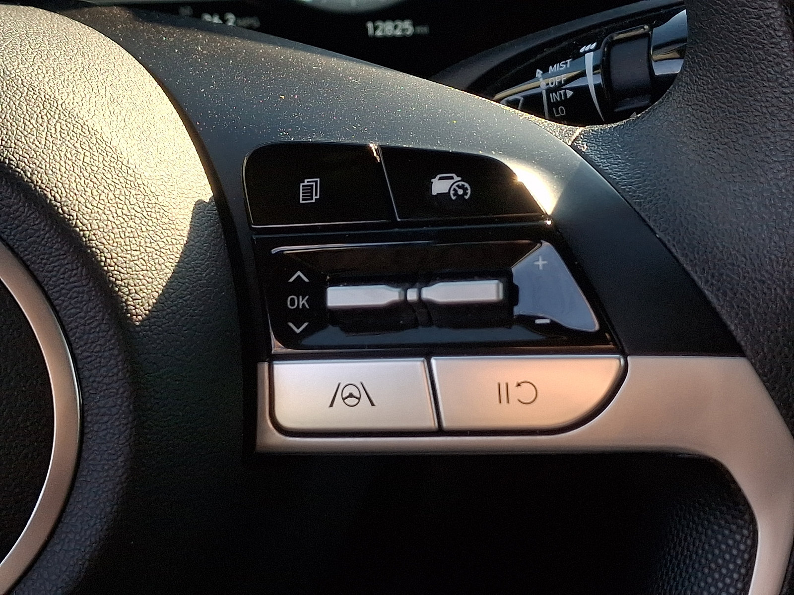 Certified 2024 Hyundai Elantra SEL FWD image 21