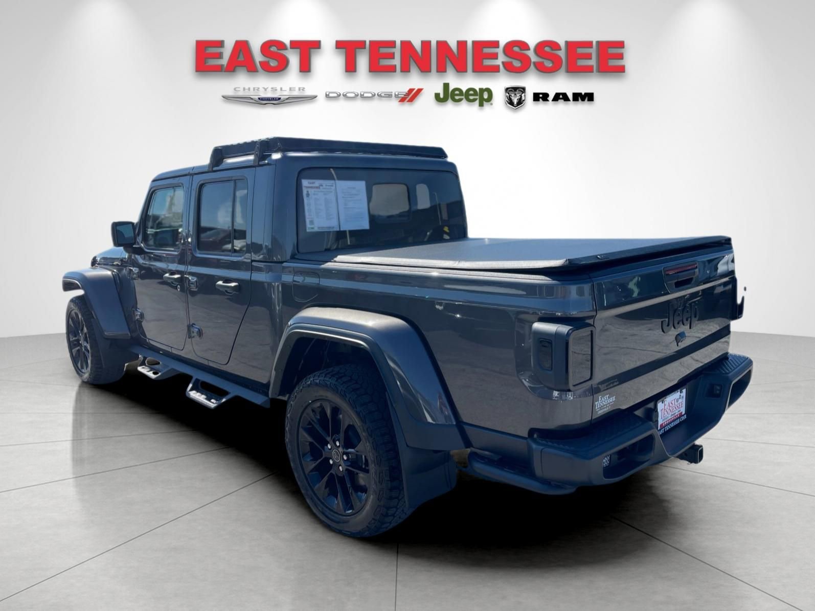 Used 2024 Jeep Gladiator Sport AWD/4WD image 5