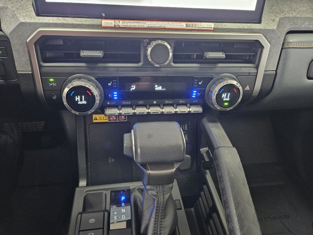 Used 2025 Toyota 4Runner Trailhunter AWD/4WD image 25