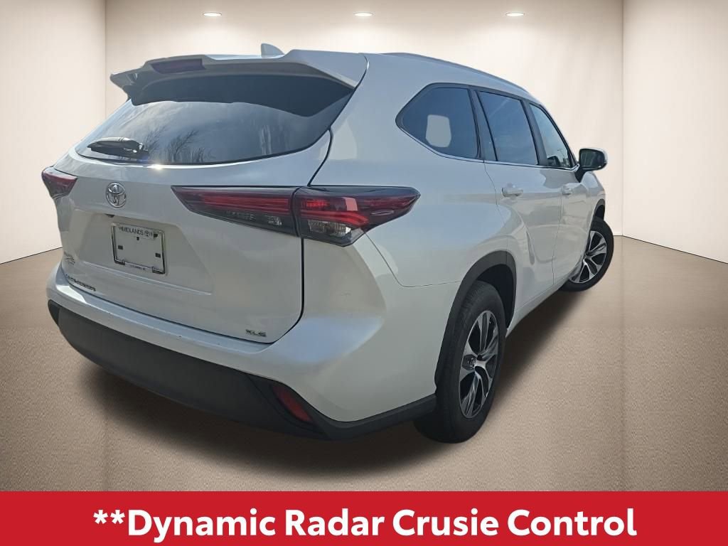 Used 2024 Toyota Highlander XLE image 8