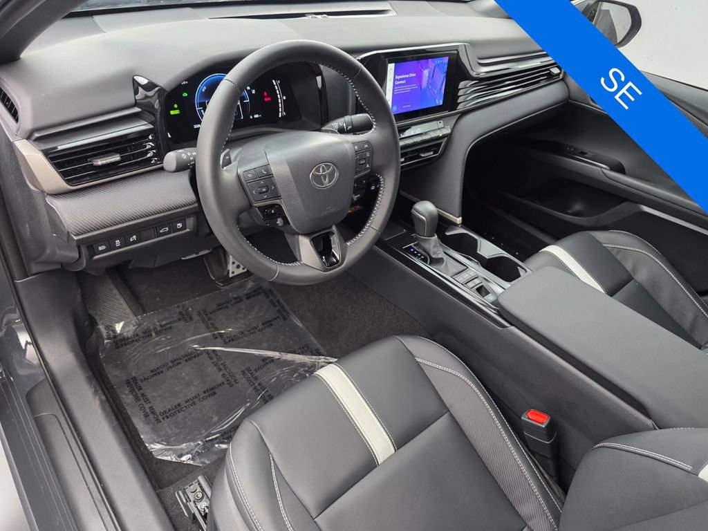 Used 2025 Toyota Camry SE FWD image 10