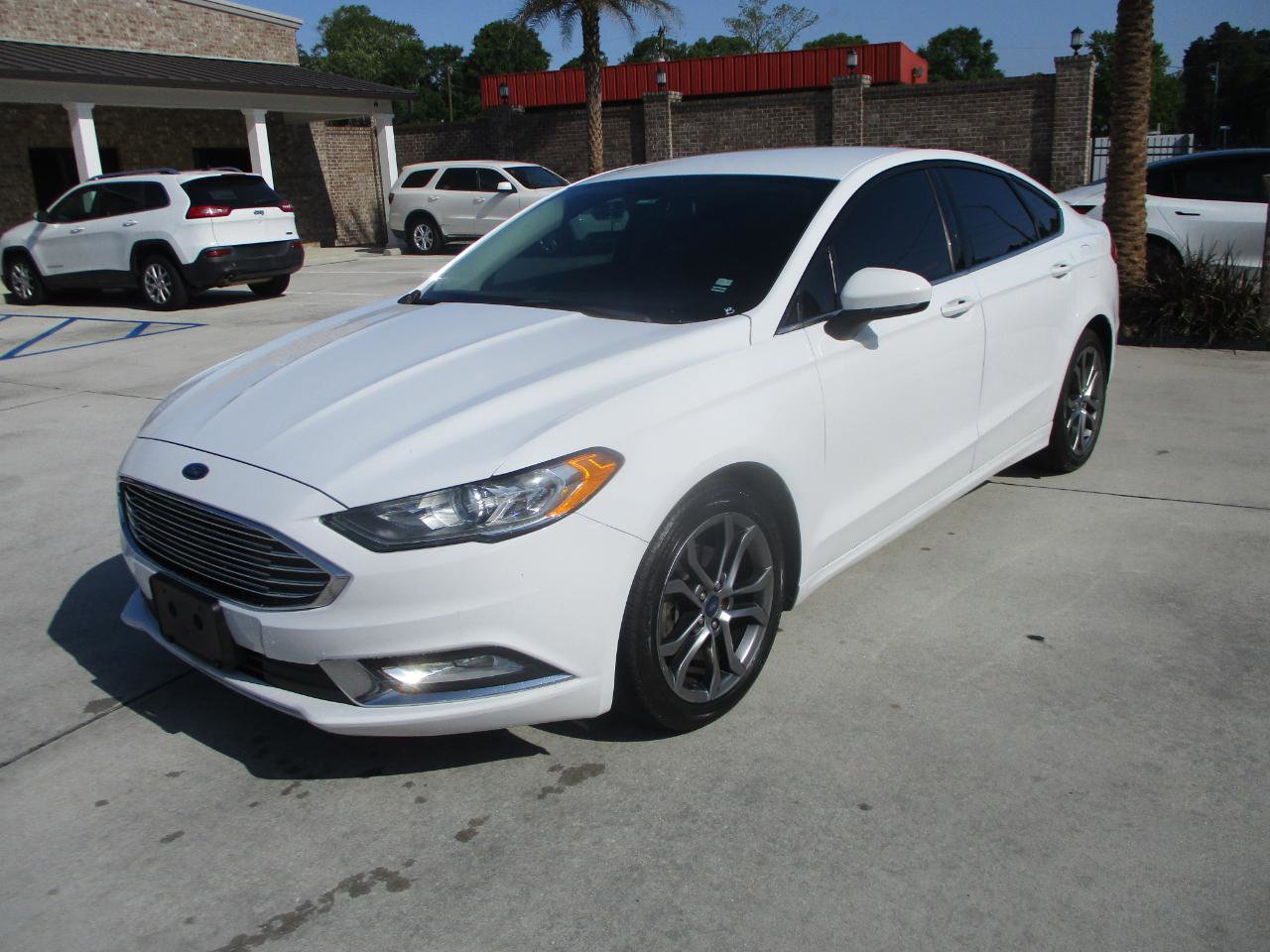 Used 2017 Ford Fusion SE w/ Equipment Group 201A image 13