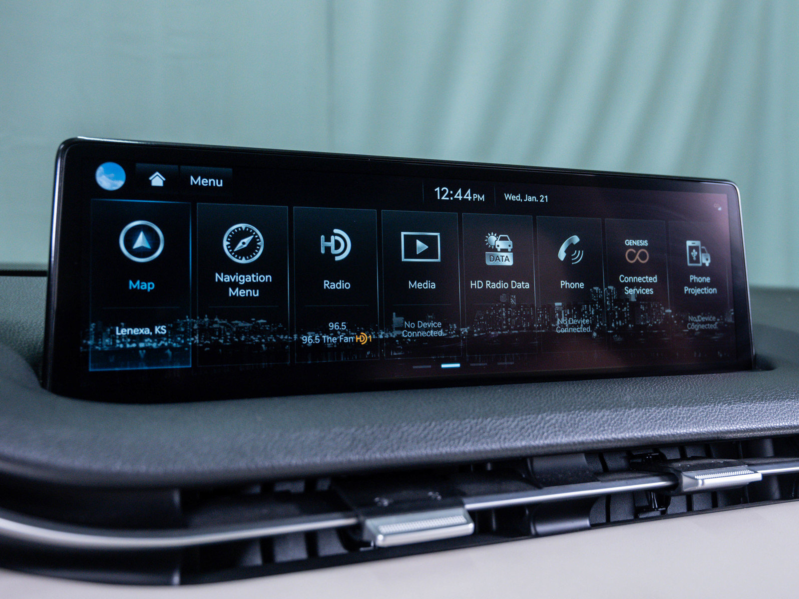 Used 2022 Genesis GV70 2.5T w/ Advanced Package image 25