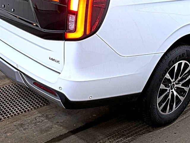 Used 2025 Ford Expedition Max Platinum image 11