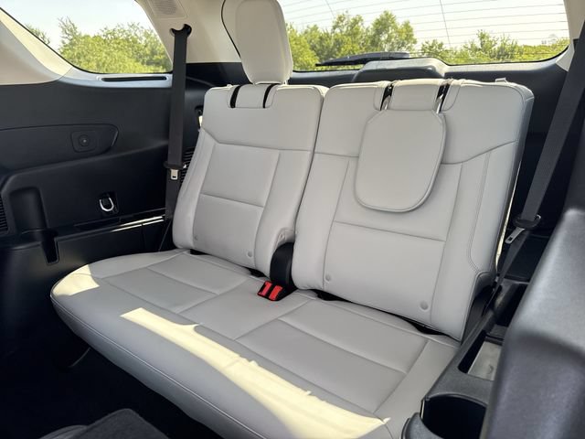 Used 2025 Ford Explorer Platinum w/ Ultimate Package AWD/4WD image 24