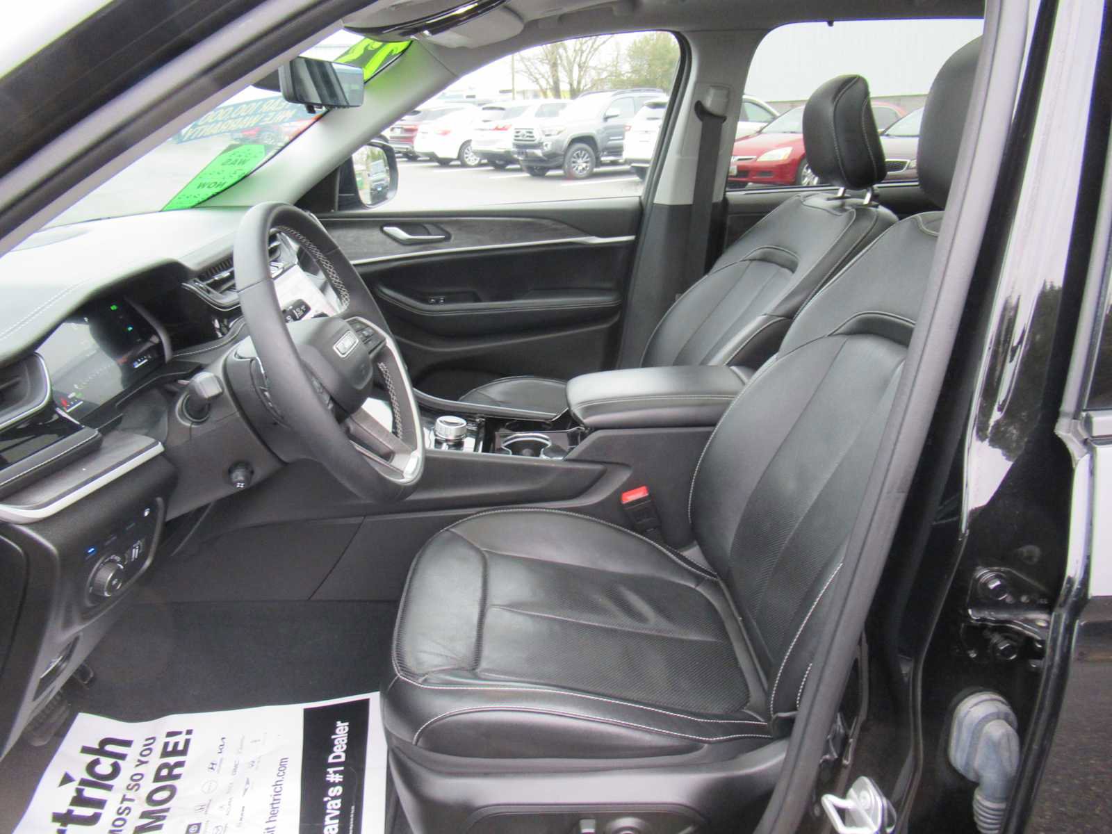 Used 2023 Jeep Grand Cherokee 4WD 4xe w/ Luxury Tech Group II image 15