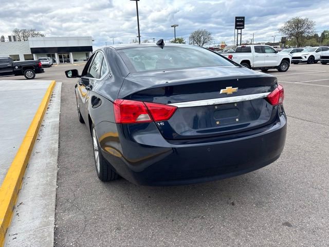 Used 2015 Chevrolet Impala LT w/ Convenience Package FWD image 10