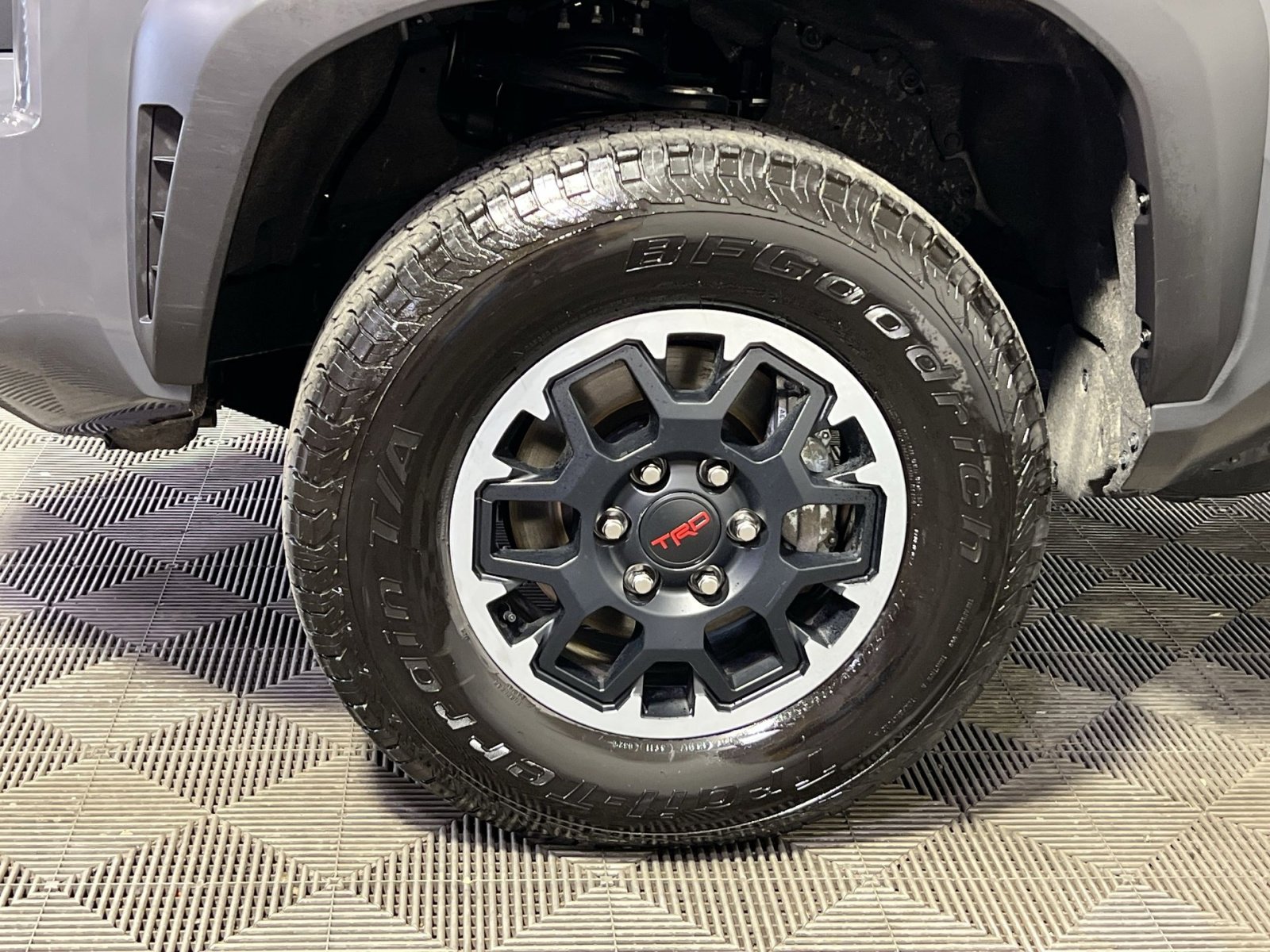 Used 2025 Toyota Tacoma TRD Off-Road image 11