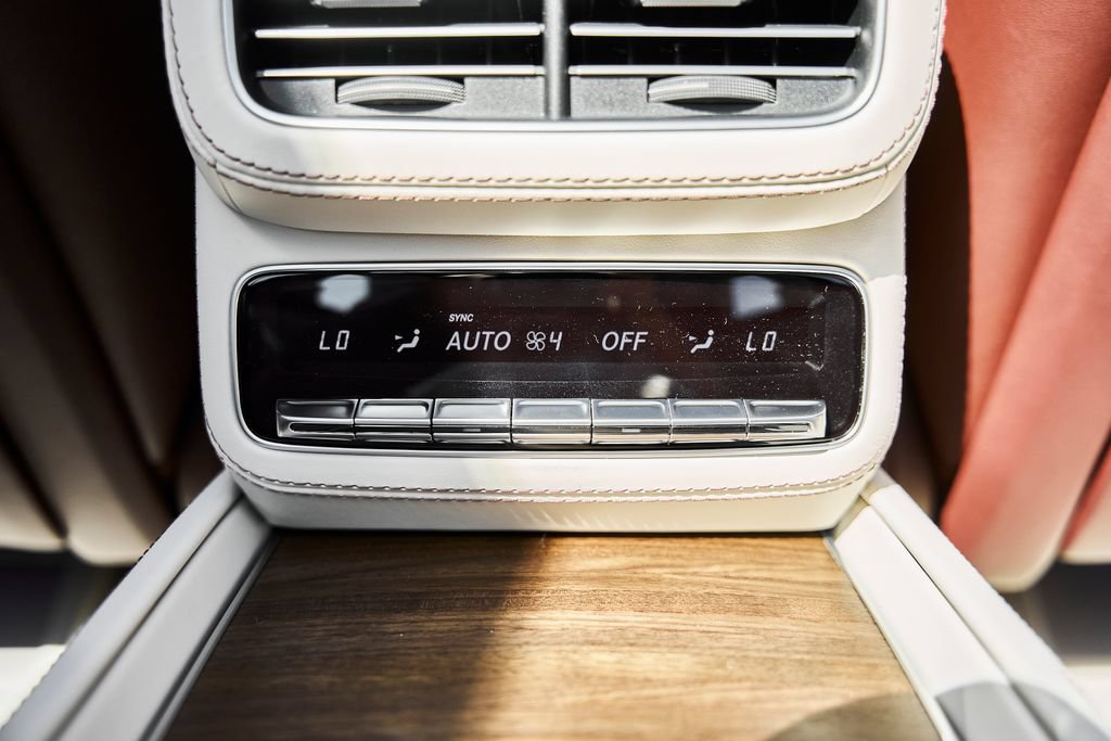 Used 2026 Mercedes-Benz Maybach GLS 600 4MATIC image 57