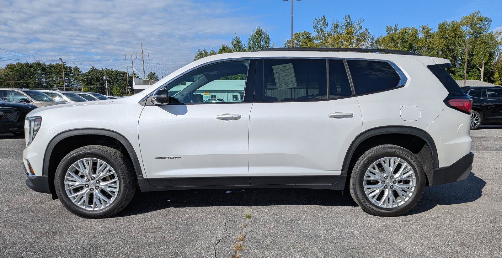 Used 2024 GMC Acadia Elevation w/ Luxury Package AWD/4WD image 5