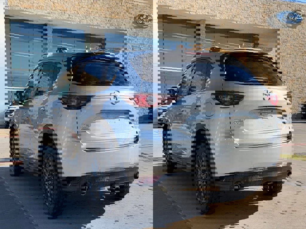 Used 2017 MAZDA CX-5 Touring image 7