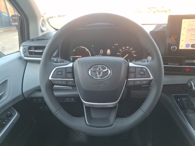 New 2026 Toyota Sienna XLE AWD/4WD image 16