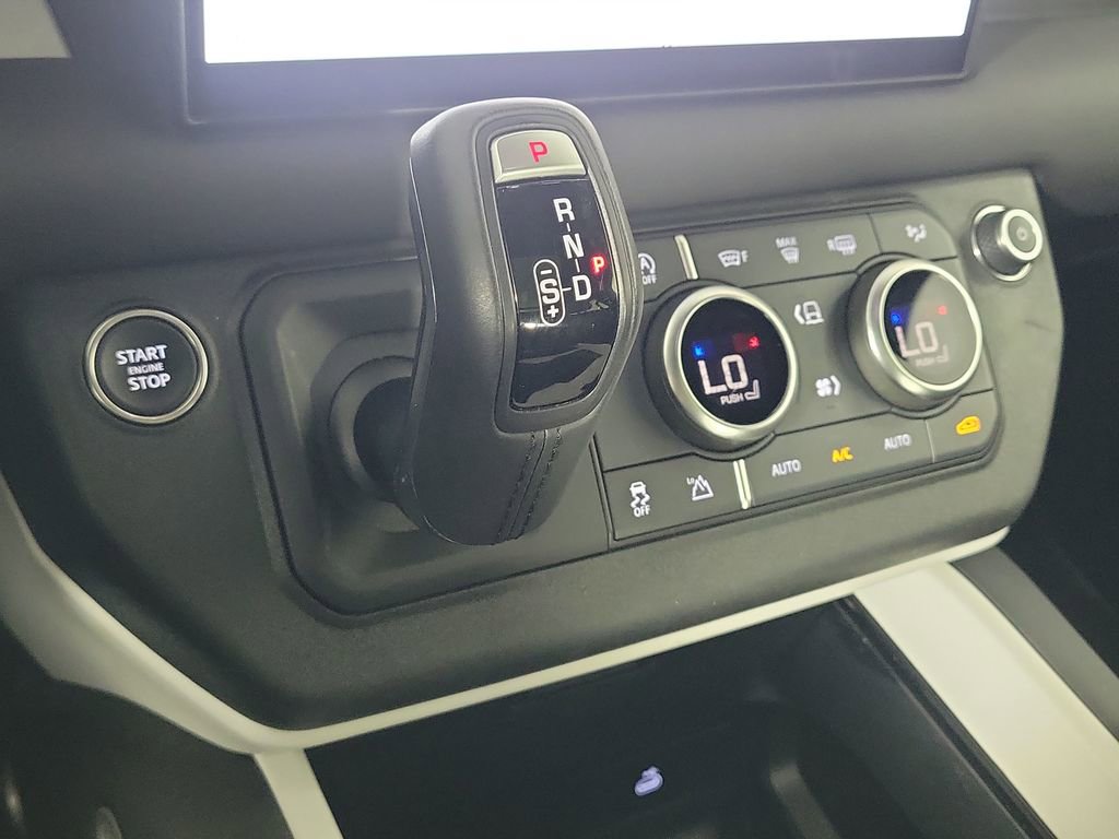 Used 2025 Land Rover Defender 110 S AWD/4WD image 18