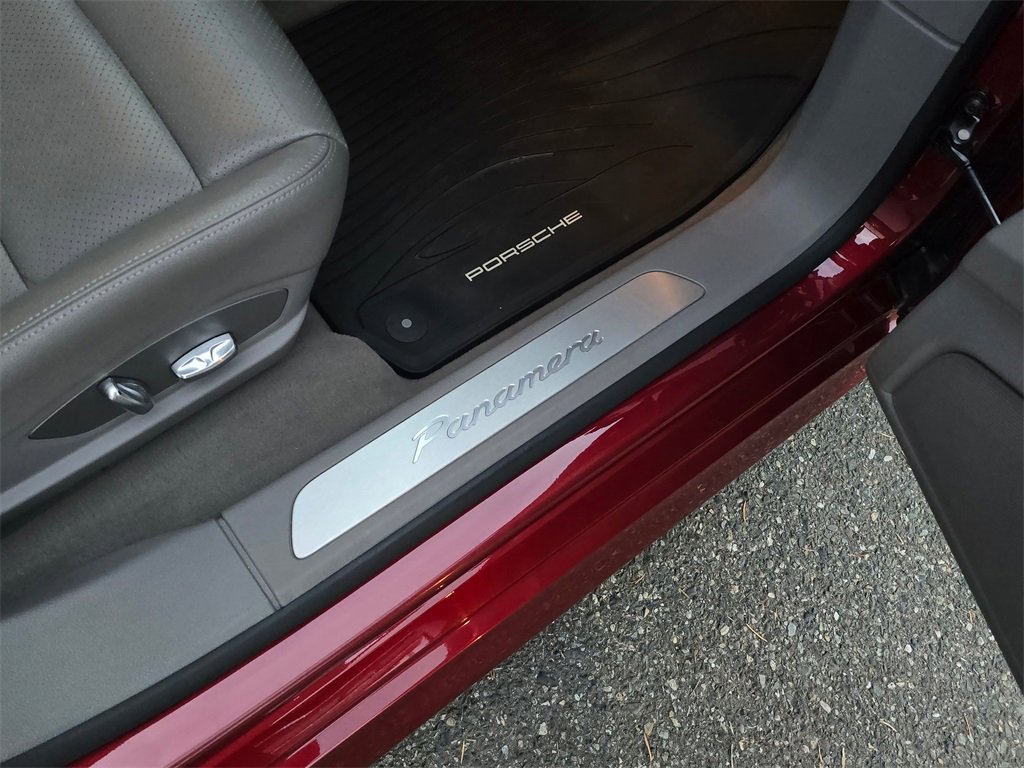 Used 2011 Porsche Panamera 4 image 13