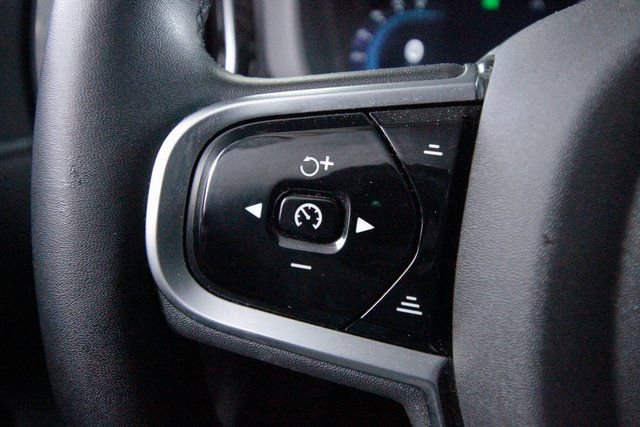 Certified 2025 Volvo XC60 B5 Core image 19