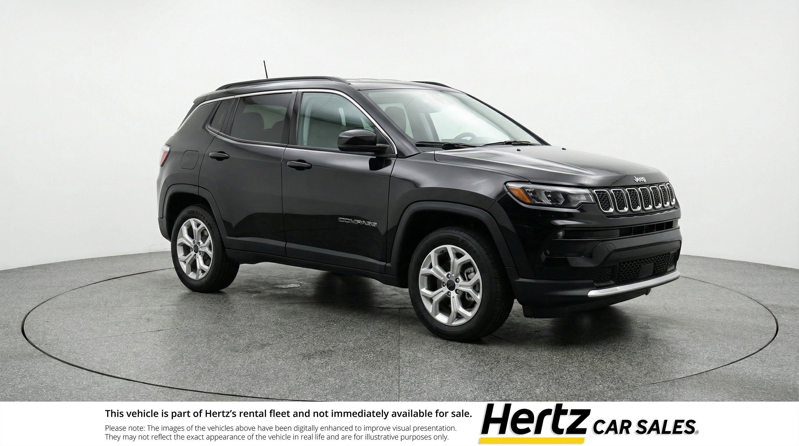 Used 2025 Jeep Compass Latitude AWD/4WD image 1