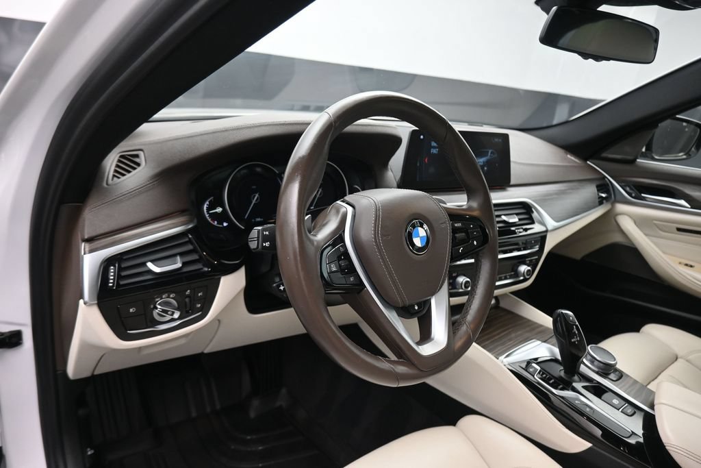 Used 2017 BMW 530i xDrive AWD/4WD image 15