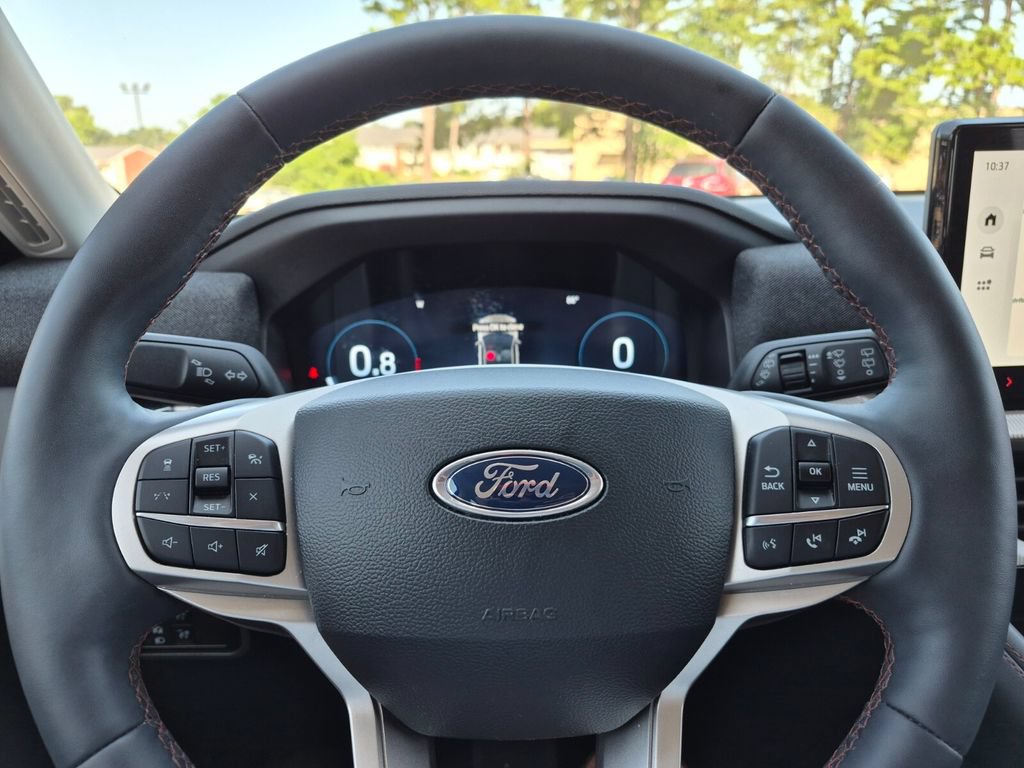Used 2025 Ford Explorer Active w/ Active Comfort Package RWD image 19