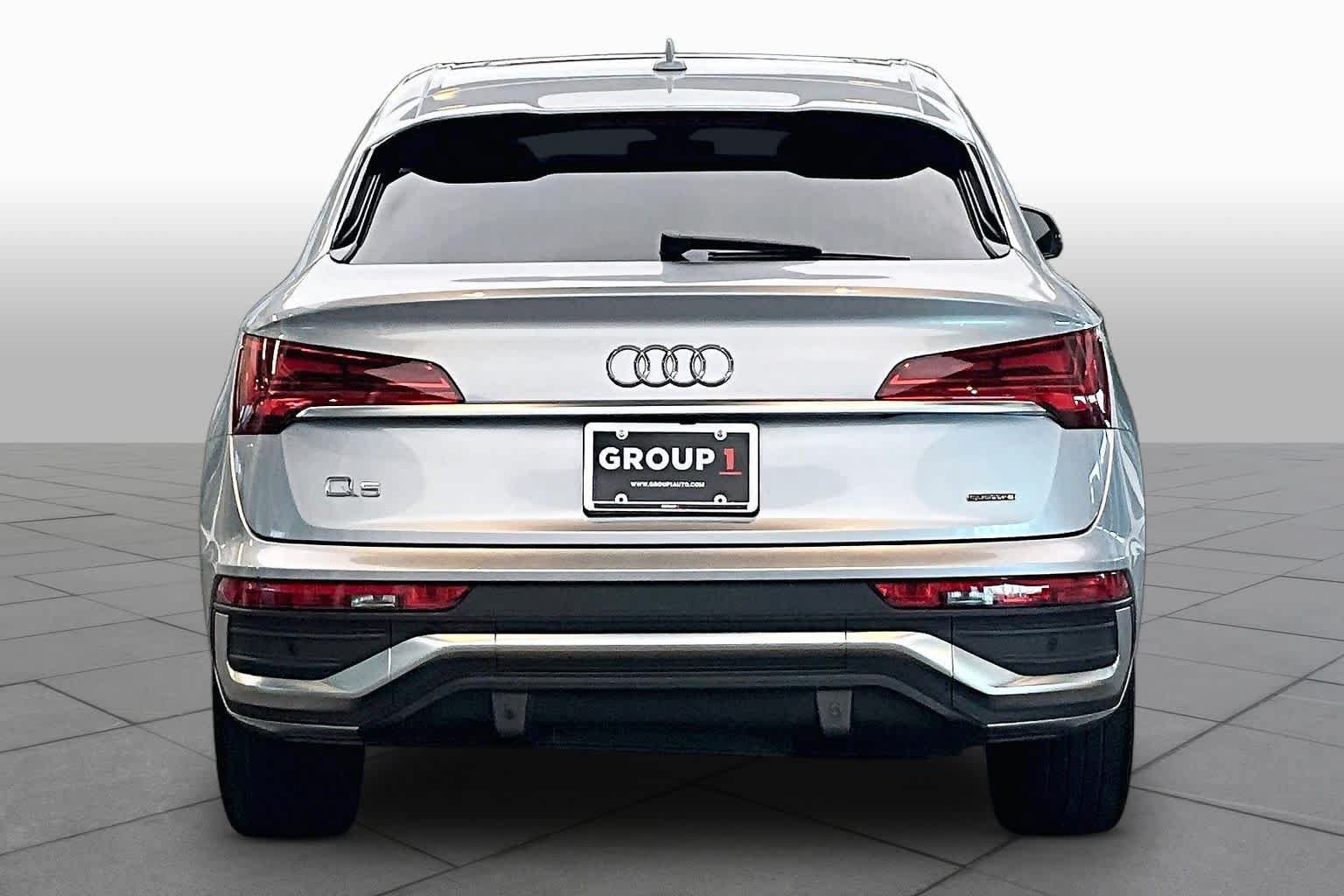 Used 2023 Audi Q5 2.0T Premium w/ Convenience Package AWD/4WD image 4