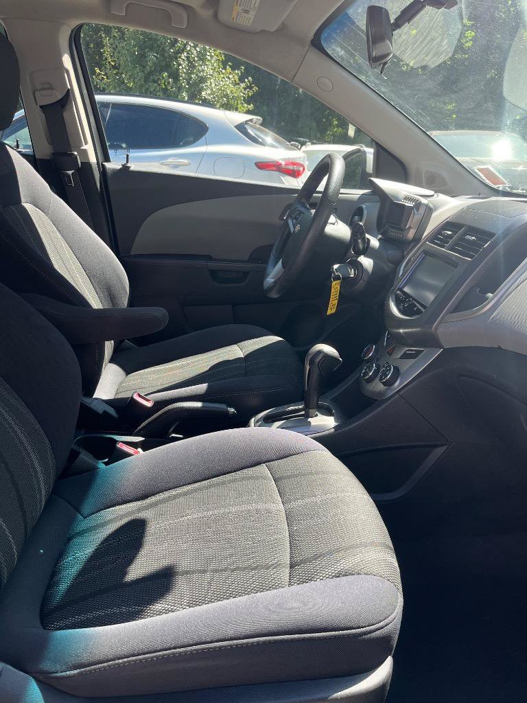 Used 2014 Chevrolet Sonic LT w/ Fun and Sun Package FWD image 34