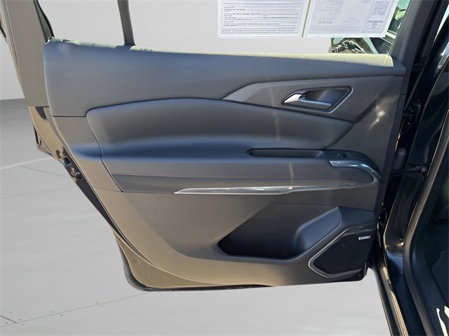 Used 2025 Chevrolet Traverse RS image 20