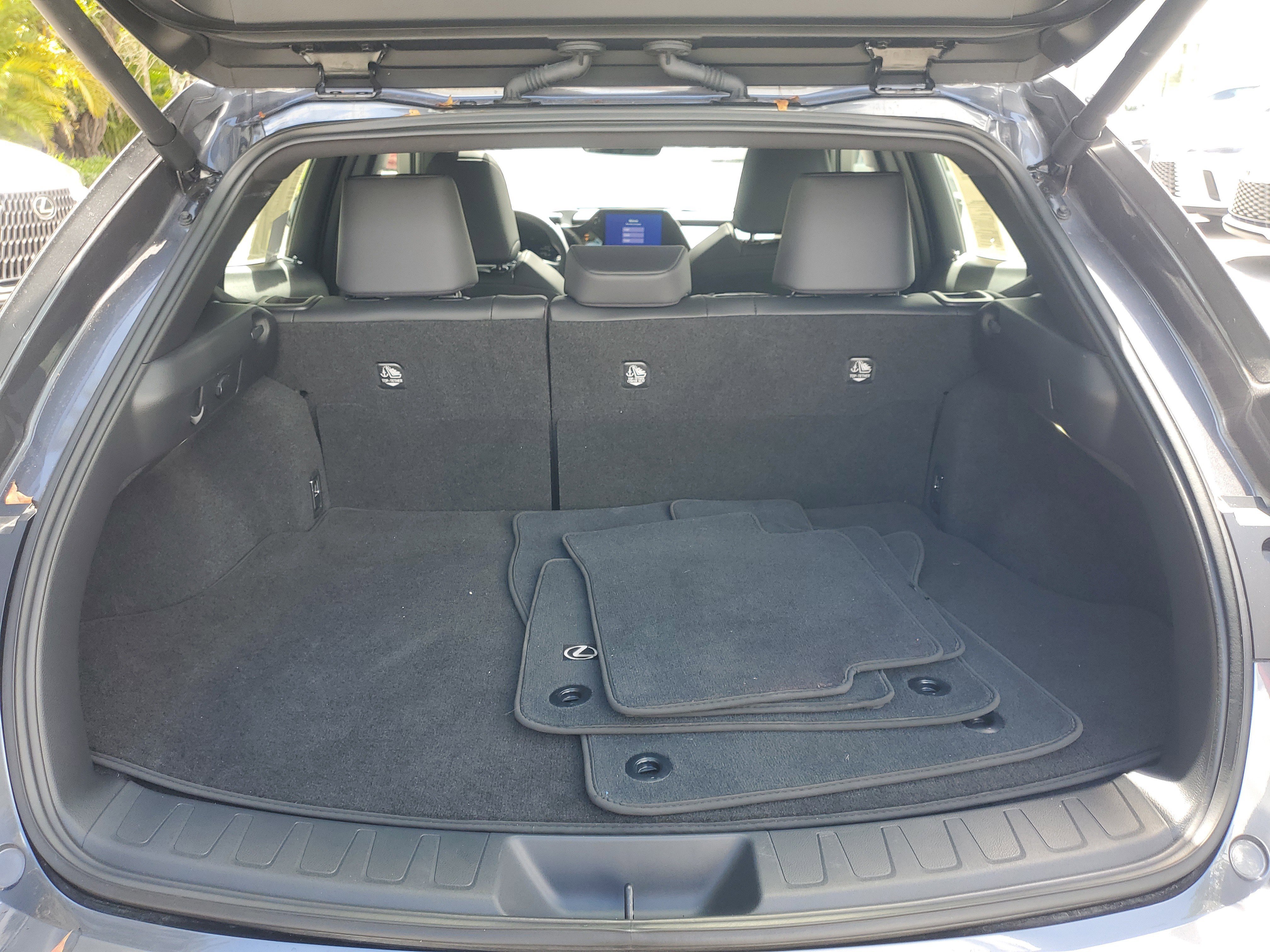 Used 2025 Lexus UX 300h FWD w/ Accessory Package (Z1) image 8