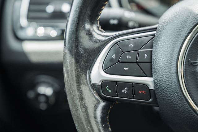 Used 2020 Jeep Compass Limited AWD/4WD image 23