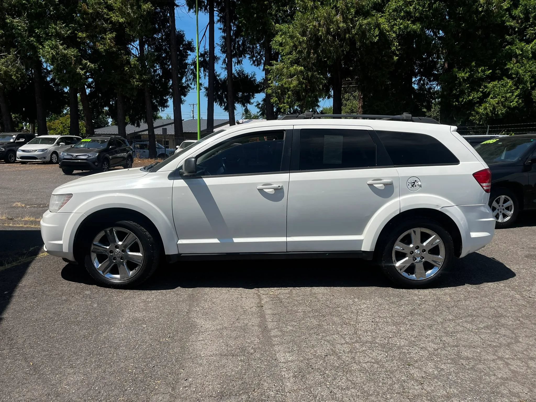 Used 2009 Dodge Journey SXT w/ Chrome Appearance Group FWD image 6