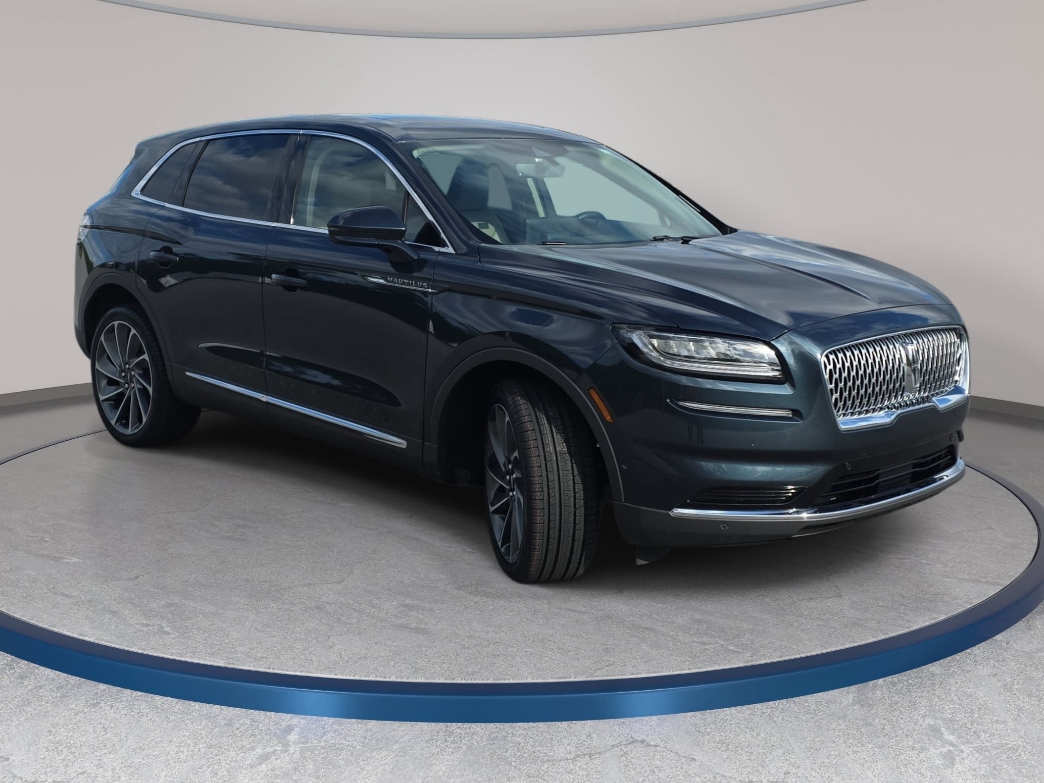 Used 2023 Lincoln Nautilus Reserve w/ Equipment Group 201A AWD/4WD image 3