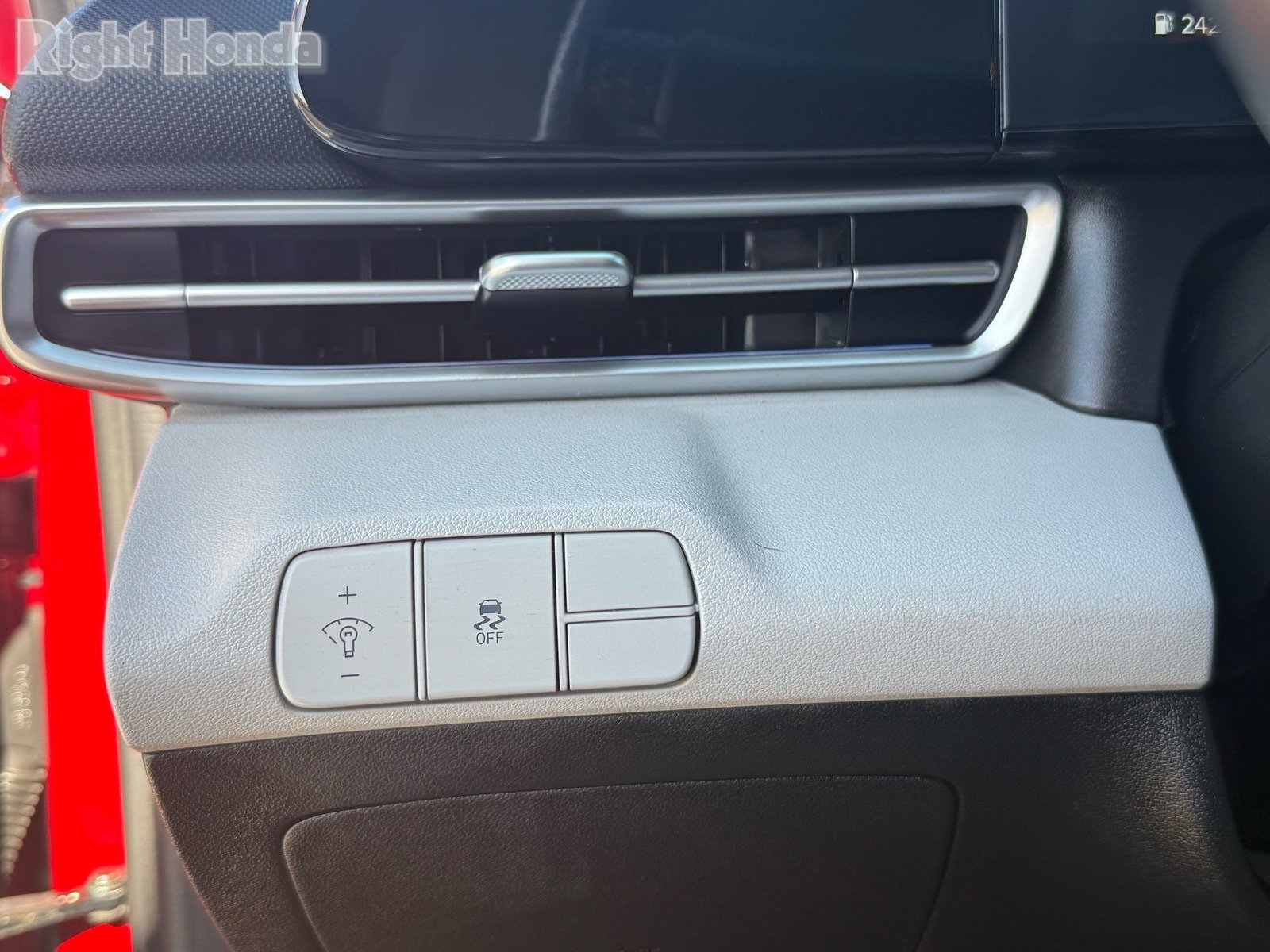 Used 2024 Hyundai Elantra Limited image 14