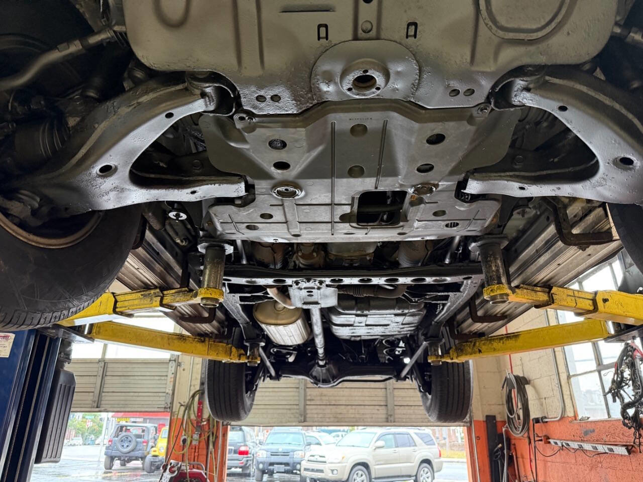 Used 2001 Lexus LX 470 4WD image 98