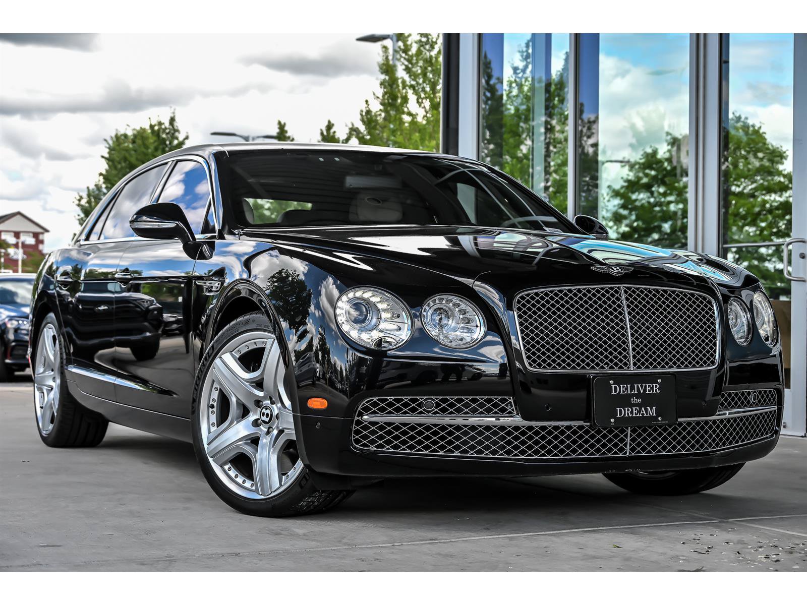 Used 2014 Bentley Flying Spur W12 AWD/4WD image 1
