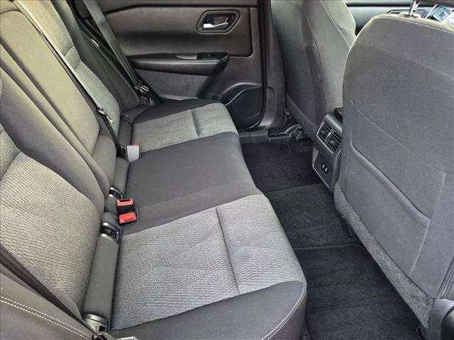 Used 2025 Nissan Rogue SV FWD image 19