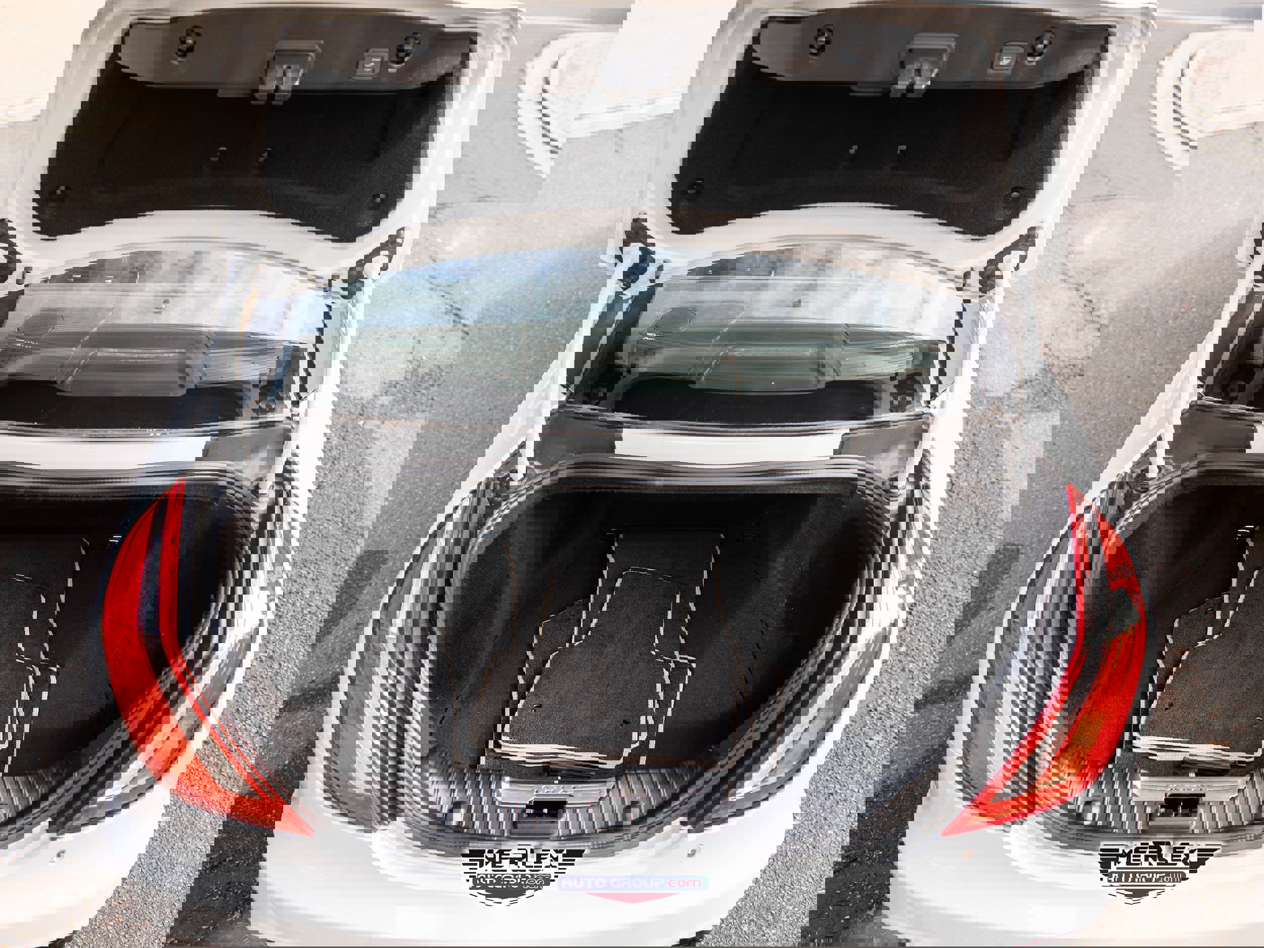 Used 2019 Jaguar XJ R-Sport image 46