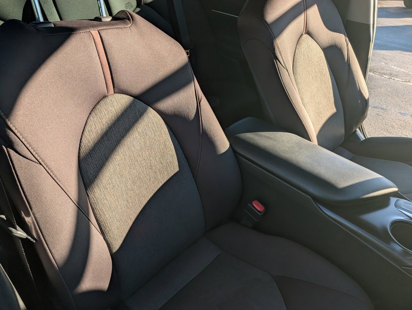 Used 2018 Toyota Camry LE FWD image 21