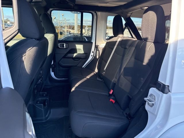 Used 2019 Jeep Wrangler Unlimited Sahara w/ LED Lighting Group image 13