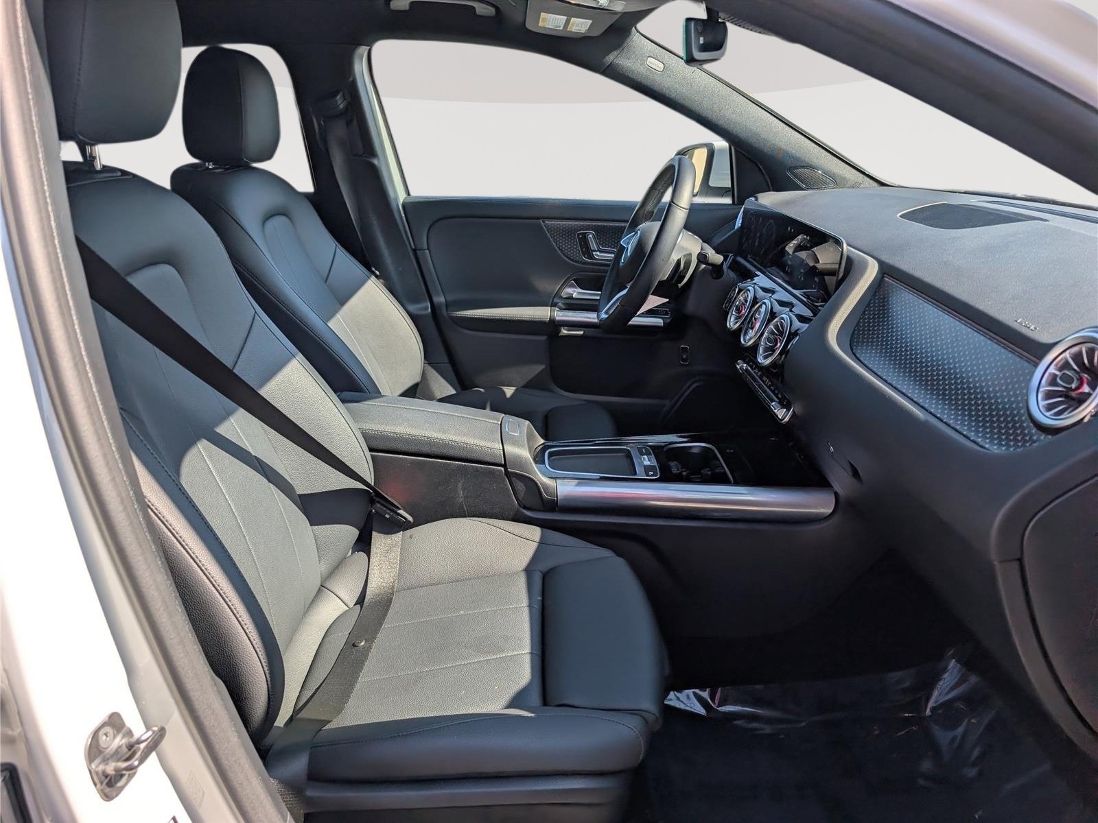 Used 2025 Mercedes-Benz GLA 250 image 11