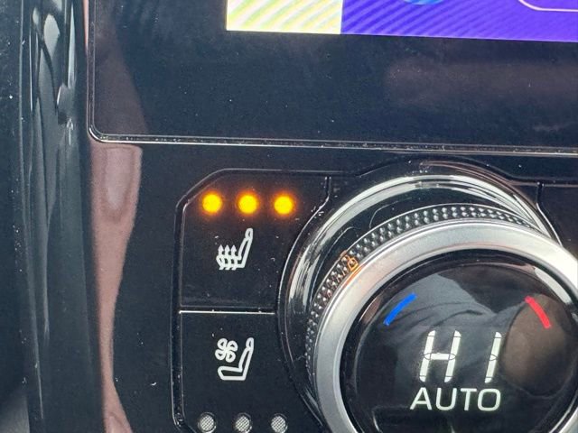 Used 2024 Toyota Highlander Platinum image 30