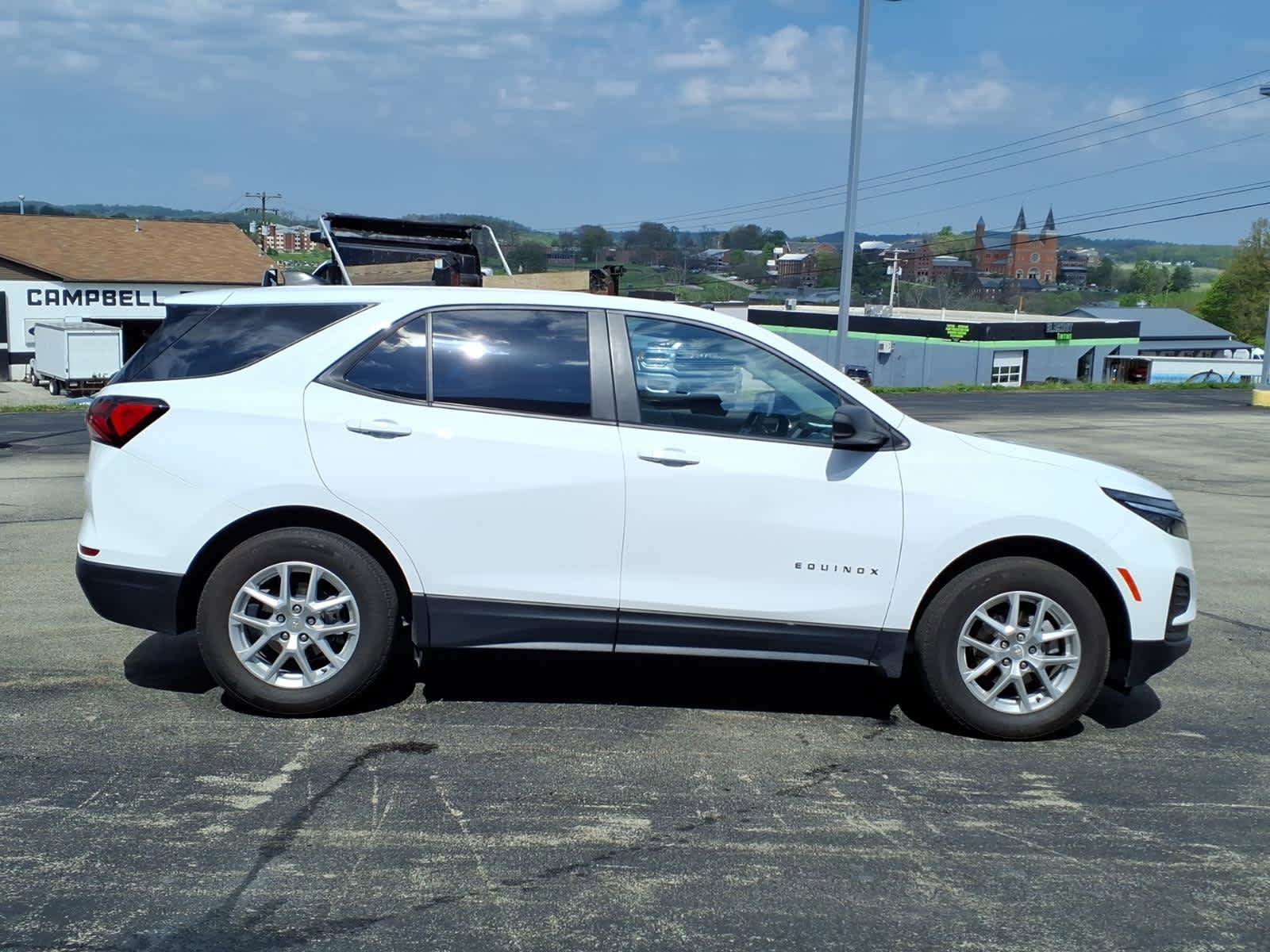 Used 2023 Chevrolet Equinox LS w/ LS Convenience Package FWD image 9