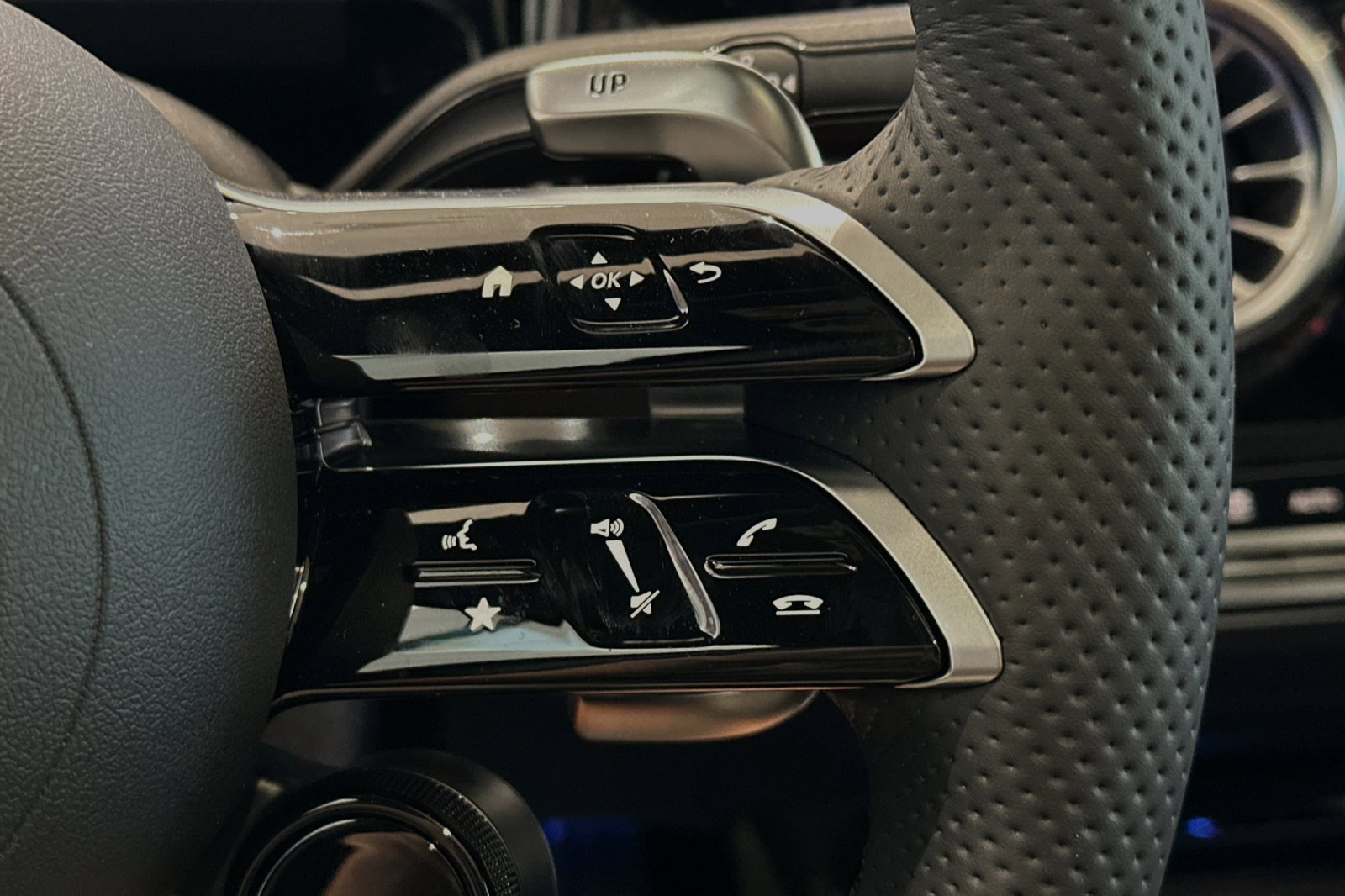 New 2025 Mercedes-Benz GLA 35 AMG 4MATIC image 25